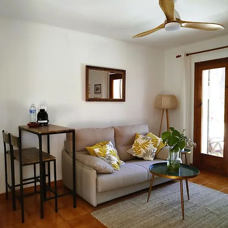 Buganvilla Pool Muntanya la Sella